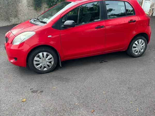Toyota Yaris Hatchback, Petrol, 2008, Red