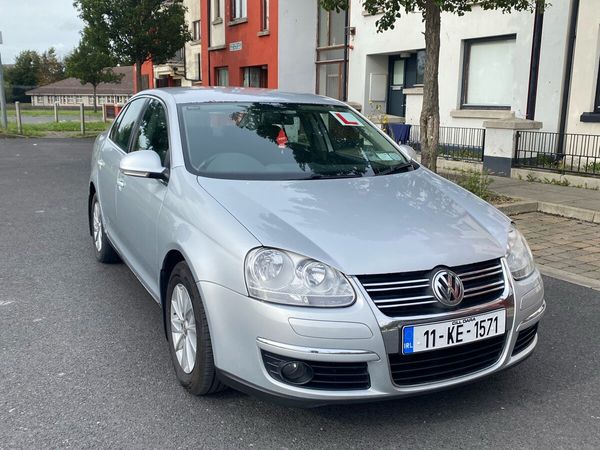 Volkswagen Jetta Saloon, Diesel, 2011, Silver