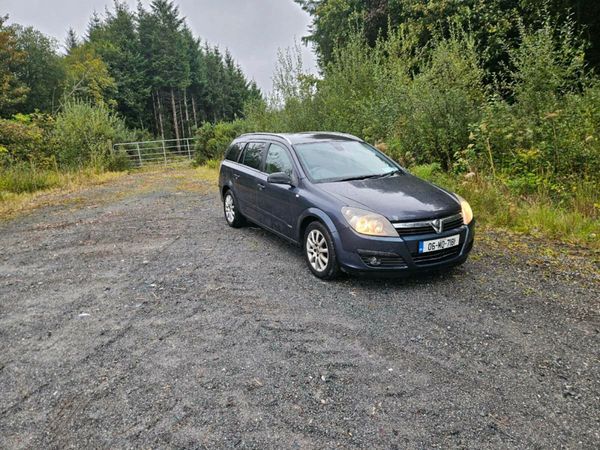 Vauxhall Astra Estate, Petrol, 2006, Blue