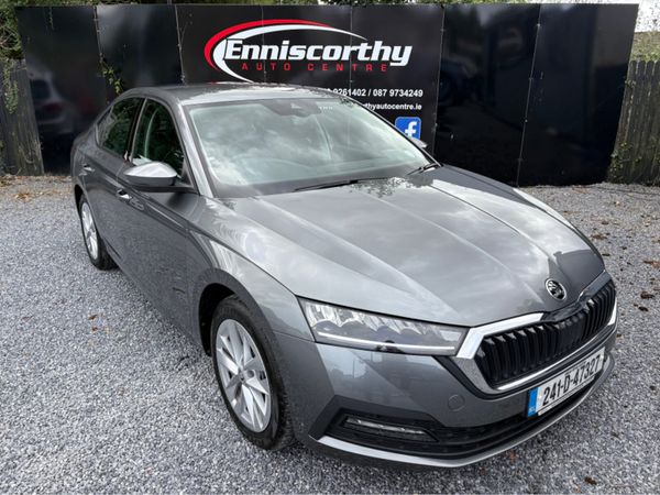 Skoda Octavia Saloon, Diesel, 2024, Grey