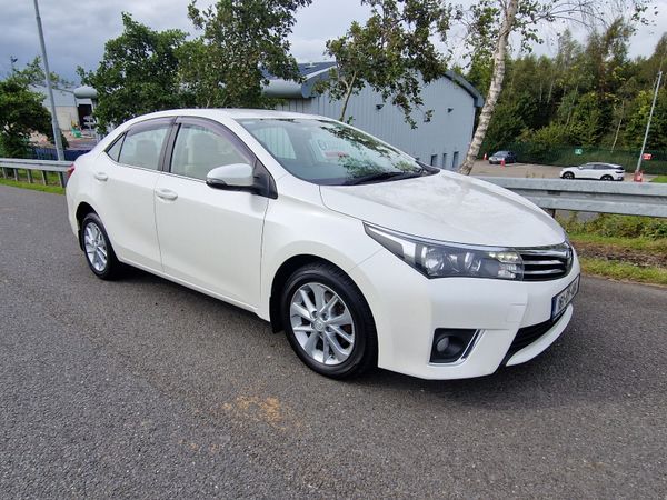 Toyota Corolla Saloon, Diesel, 2016, White