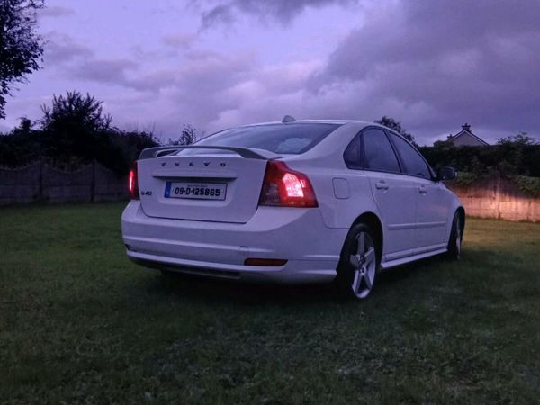 Volvo S40 Saloon, Petrol, 2009, White