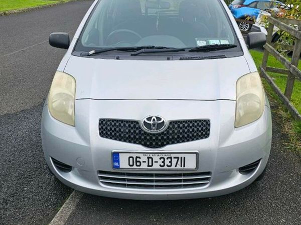 Toyota Yaris Hatchback, Petrol, 2006, Silver