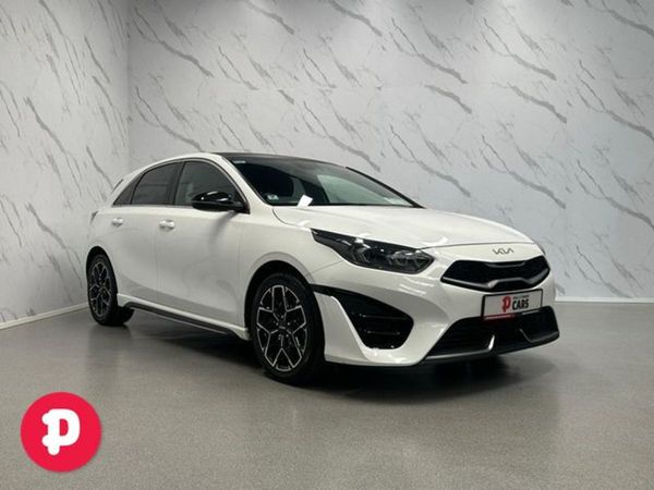 Kia Ceed Hatchback, Petrol, 2022, White