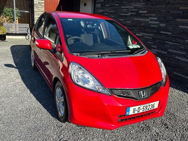 Honda Jazz Hatchback, Petrol, 2011, Red