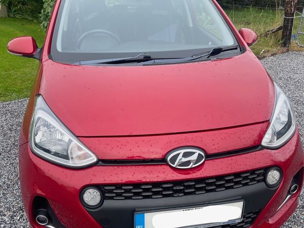 Hyundai i10 Hatchback, Petrol, 2019, Red