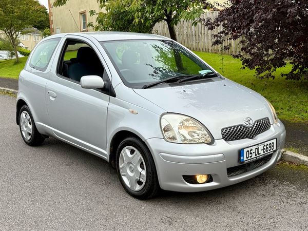 Toyota Yaris Hatchback, Petrol, 2005, Silver