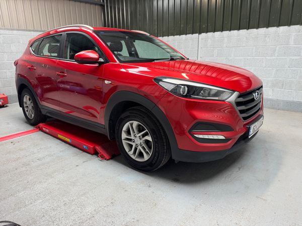 Hyundai Tucson SUV, Diesel, 2016, Red