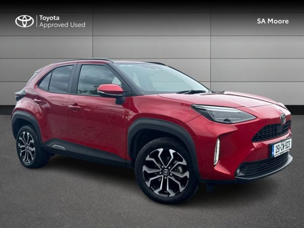 Toyota Yaris Cross Hatchback, Petrol Hybrid, 2025, Red