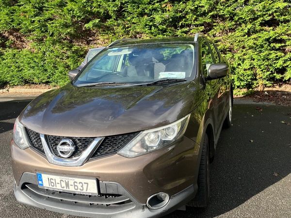 Nissan Qashqai Hatchback, Diesel, 2016, Brown