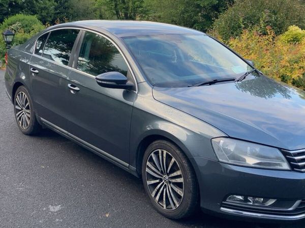 Volkswagen Passat Saloon, Diesel, 2011, Grey