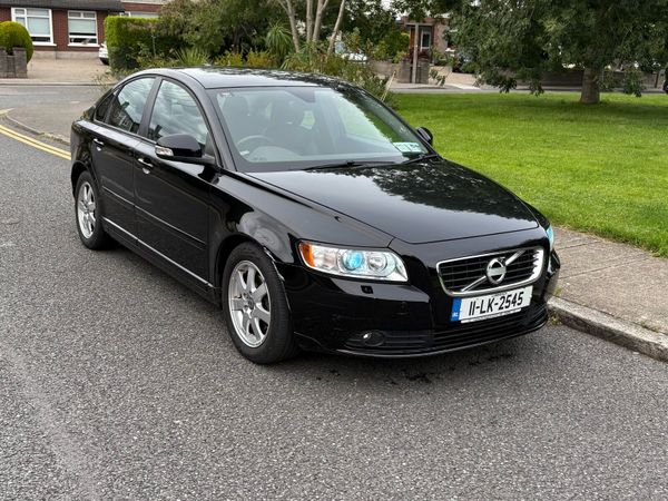 Volvo S40 Saloon, Diesel, 2011, Black