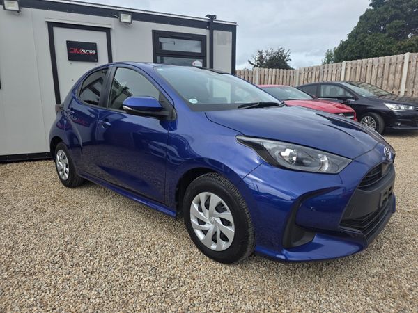 Toyota Yaris Hatchback, Petrol Hybrid, 2021, Blue