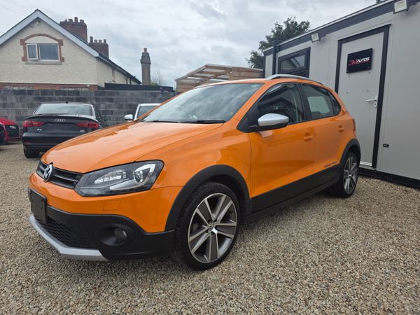 Volkswagen Polo Hatchback, Petrol, 2011, Orange