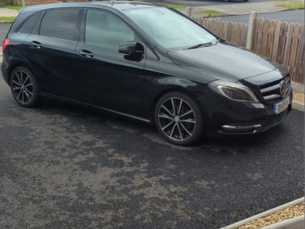 Mercedes-Benz B-Class MPV, Petrol, 2013, Black