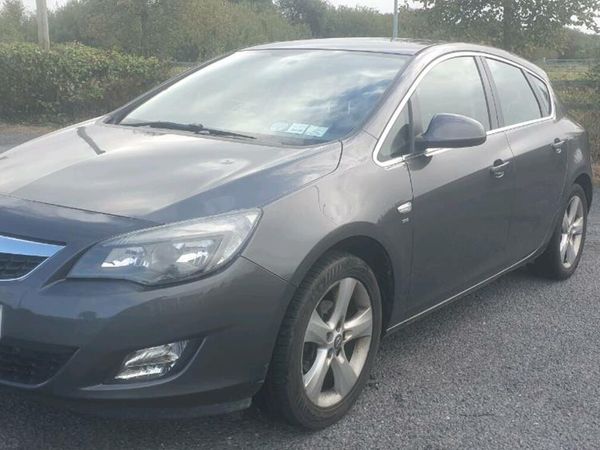 Opel Astra Hatchback, Petrol, 2010, Grey