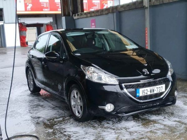 Peugeot 208 Hatchback, Diesel, 2015, Black