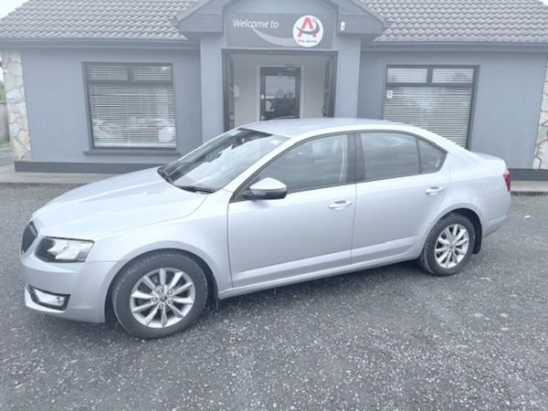 Skoda Octavia Saloon, Petrol, 2017, Grey