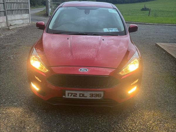 Ford Focus Hatchback, Petrol, 2017, Red