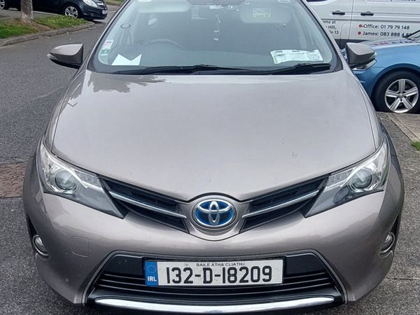 Toyota Auris Estate, Petrol Hybrid, 2013, Bronze
