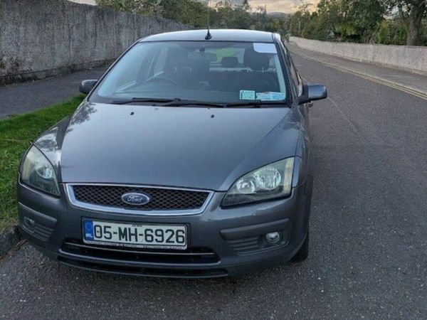 Ford Focus Hatchback, Petrol, 2005, Grey