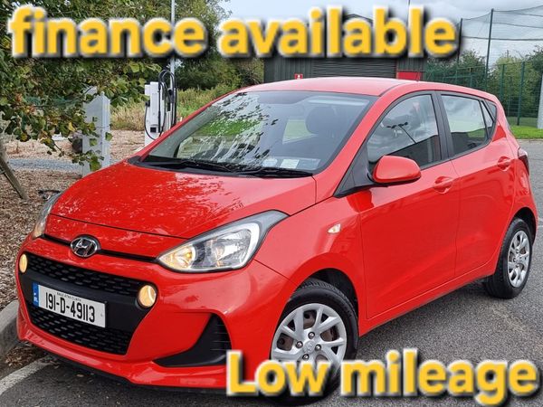 Hyundai i10 Hatchback, Petrol, 2019, Red