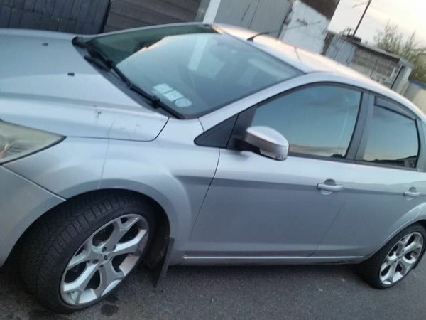 Ford Focus Hatchback, Diesel, 2009, Silver