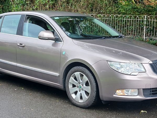 Skoda Superb Hatchback, Diesel, 2013, Silver