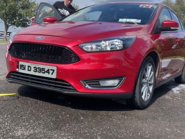 Ford Focus Hatchback, Petrol, 2015, Red