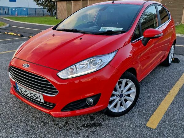 Ford Fiesta Hatchback, Petrol, 2016, Red