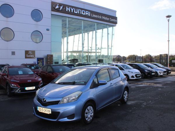 Toyota Vitz Hatchback, Petrol, 2013, Blue