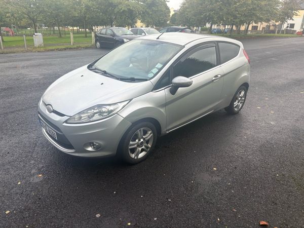 Ford Fiesta Hatchback, Petrol, 2009, Silver