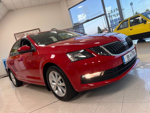 Skoda Octavia Saloon, Petrol, 2019, Red