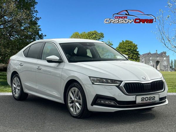Skoda Octavia Hatchback, Diesel, 2022, White