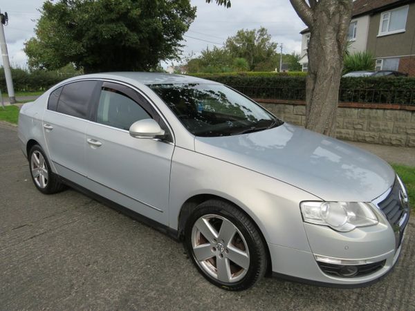 Volkswagen Passat Saloon, Diesel, 2010, Silver