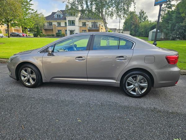 Toyota Avensis Saloon, Diesel, 2015, Bronze