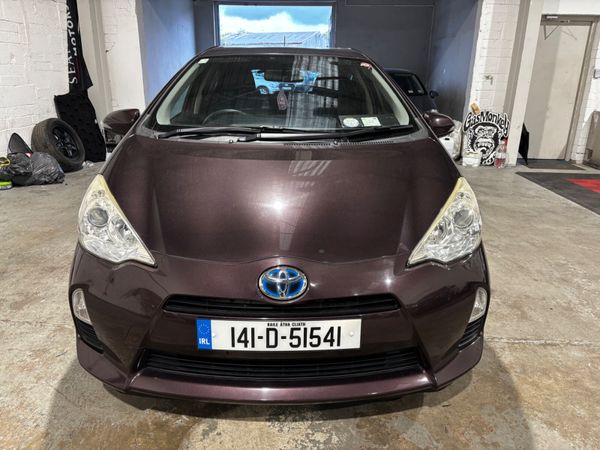Toyota Aqua Hatchback, Petrol Hybrid, 2014, Purple