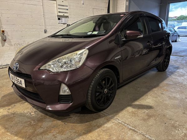 Toyota Aqua Hatchback, Petrol Hybrid, 2014, Purple