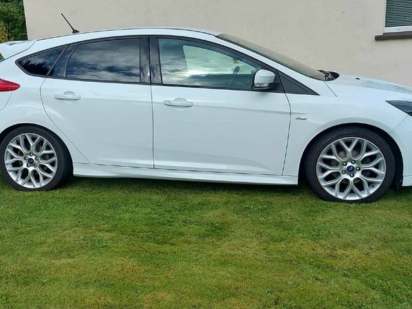 Ford Focus Hatchback, Petrol, 2017, White