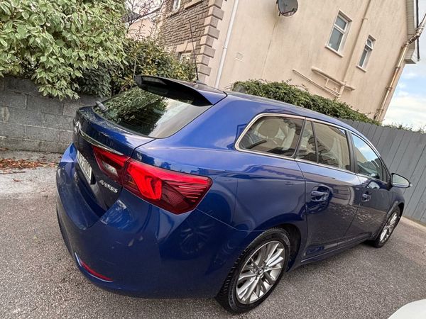 Toyota Avensis Estate, Diesel, 2016, Blue