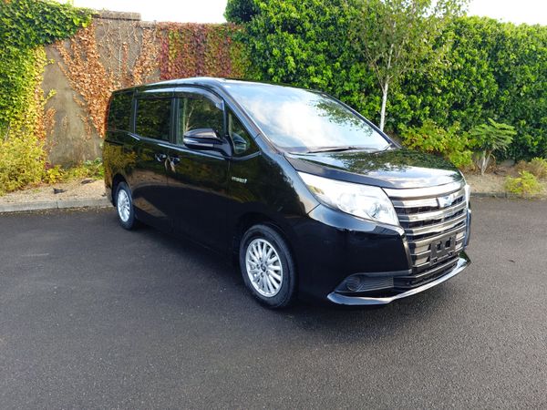 Toyota Noah MPV, Petrol Hybrid, 2016, Black
