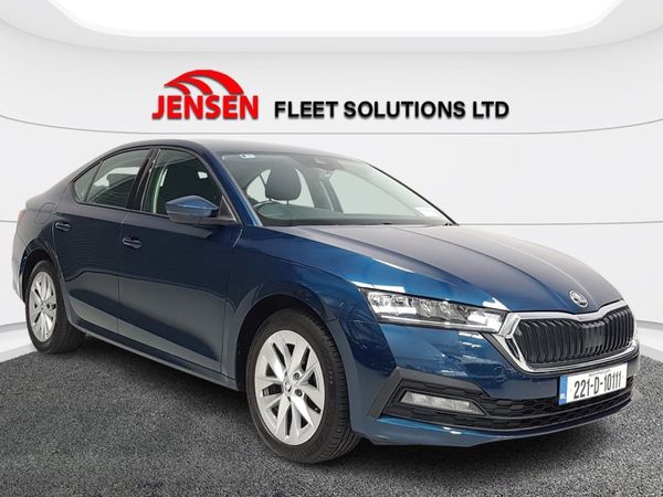 Skoda Octavia Saloon, Diesel, 2022, Blue