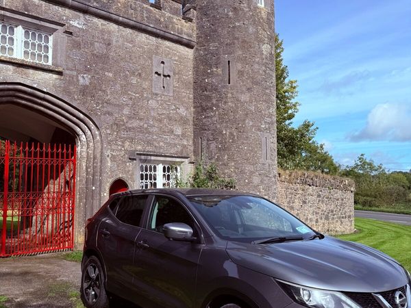 Nissan Qashqai SUV, Diesel, 2015, Grey