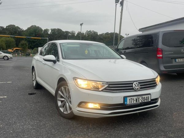 Volkswagen Passat Saloon, Diesel, 2017, White