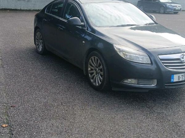 Vauxhall Insignia Hatchback, Diesel, 2011, Black