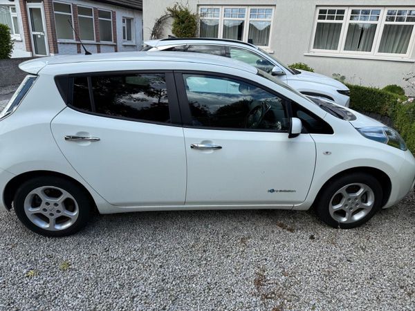 Nissan Leaf Hatchback, Electric, 2017, White
