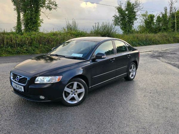 Volvo S40 Saloon, Diesel, 2012, Black