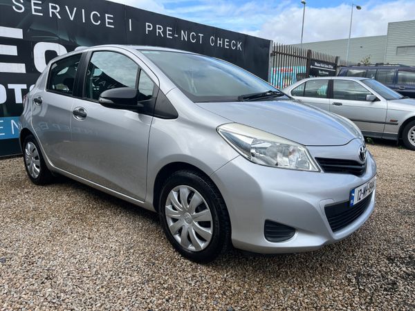 Toyota Yaris Hatchback, Petrol, 2012, Silver