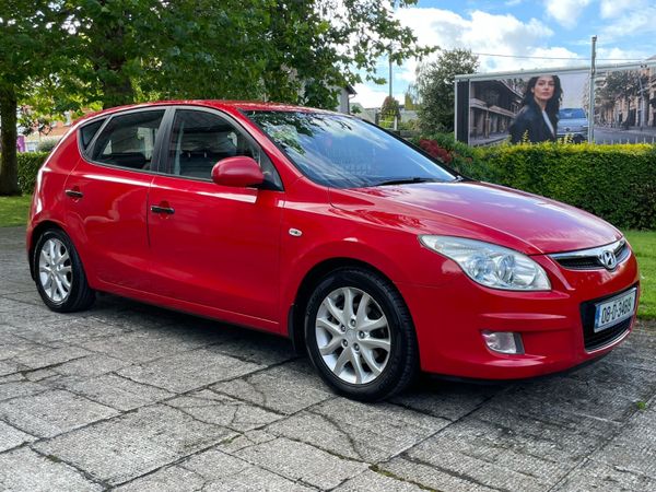 Hyundai i30 Hatchback, Petrol, 2008, Red