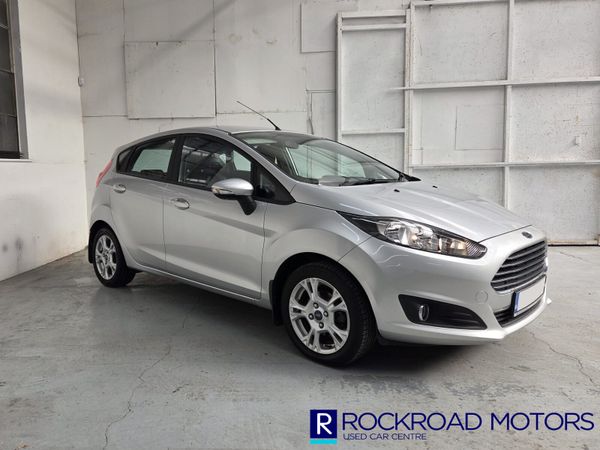 Ford Fiesta Hatchback, Petrol, 2016, Silver